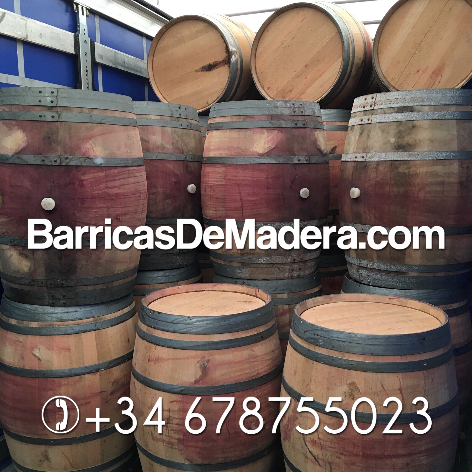 Barricas de madera com